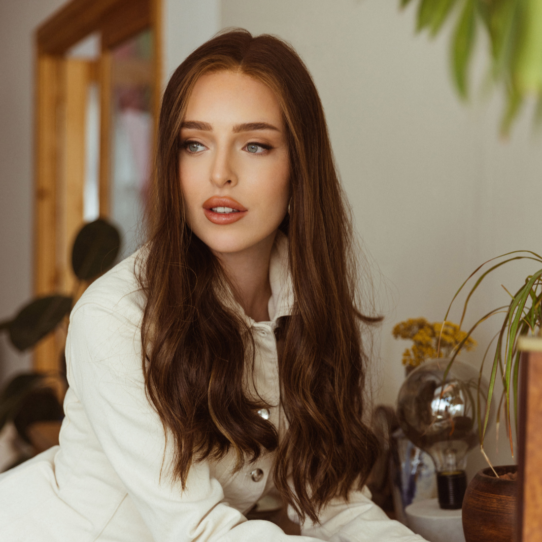 The Sara: 7N (Light Neutral Brown)