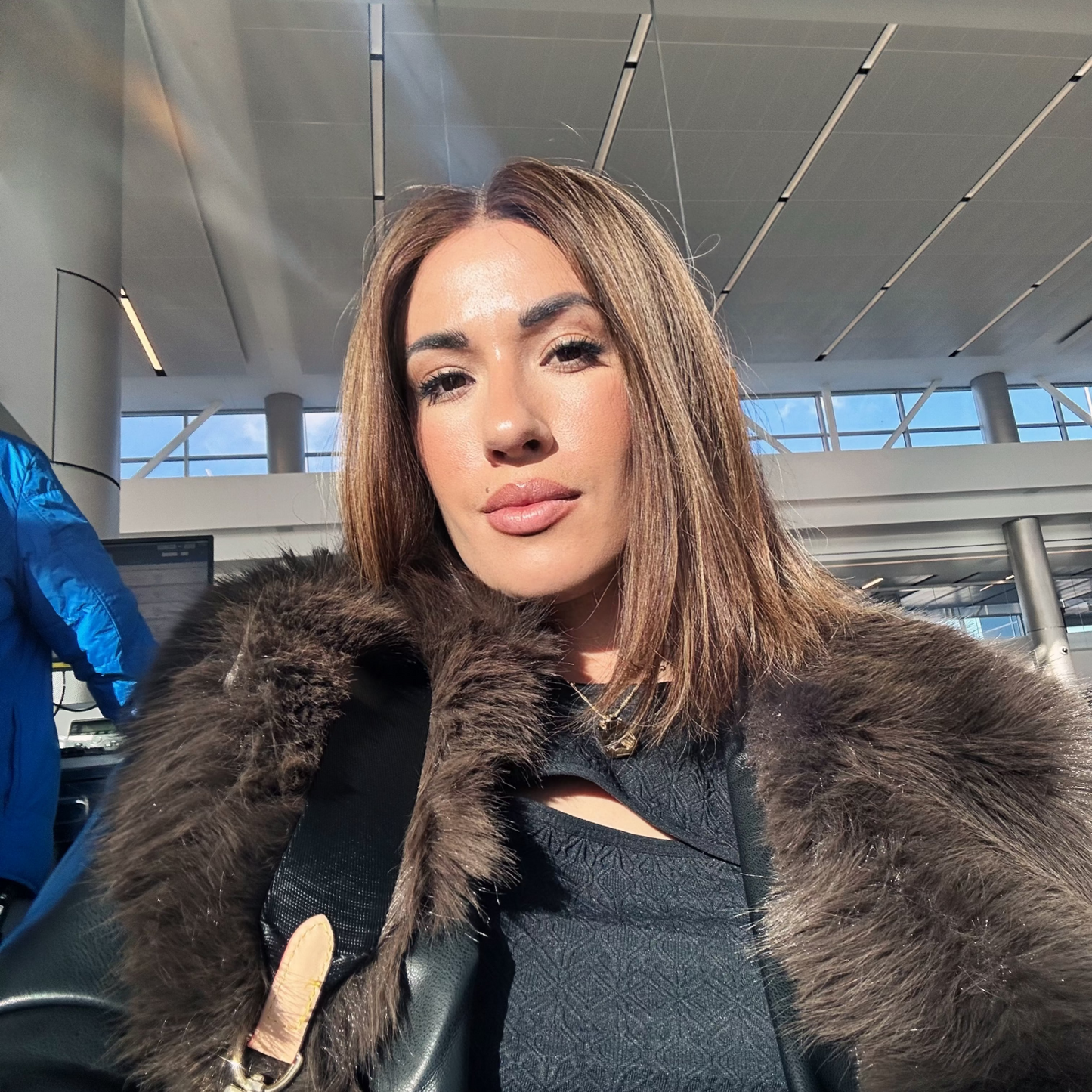 The Airport Edit: Medium Neutral Brown w/ Carmel Highlights