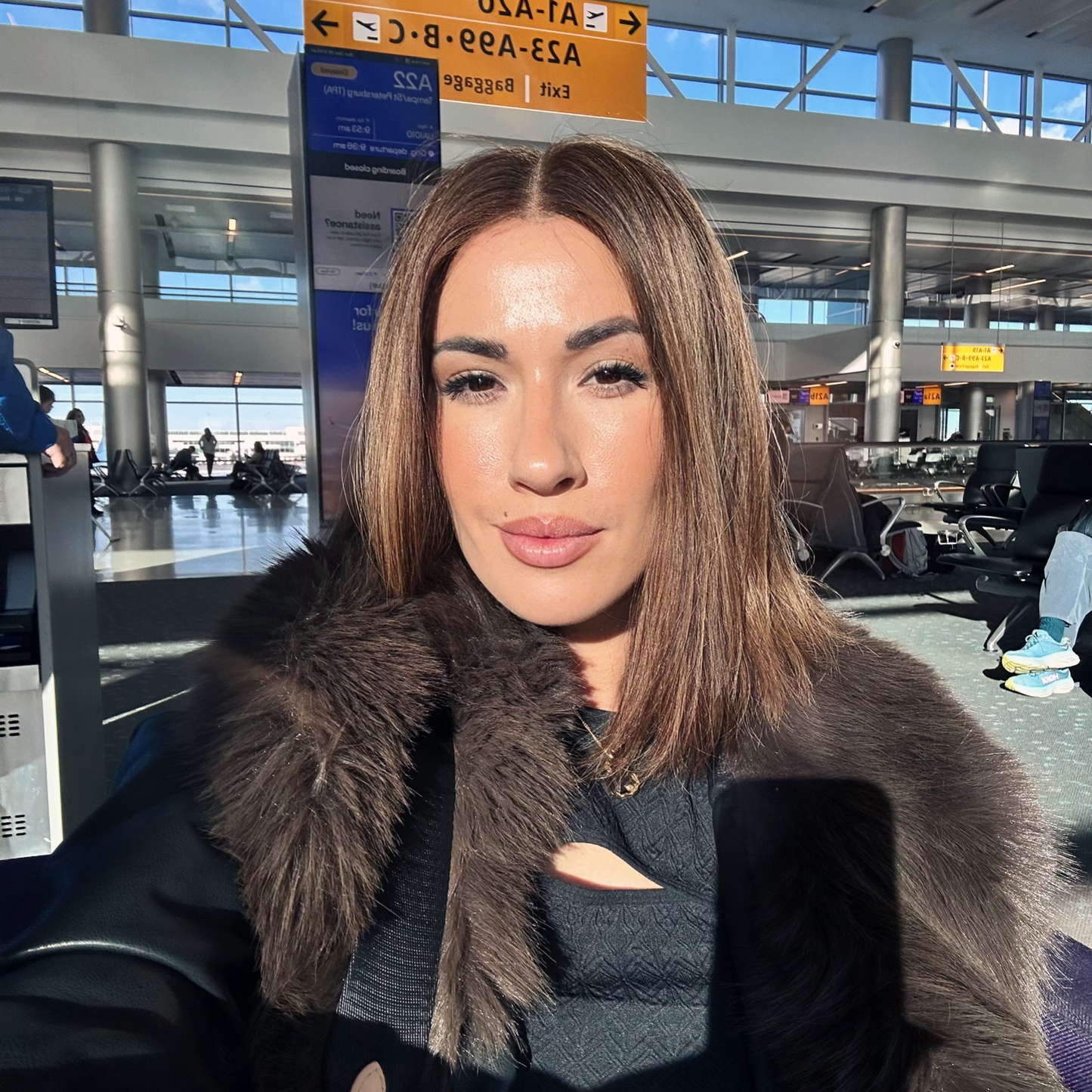 The Airport Edit: Medium Neutral Brown w/ Carmel Highlights